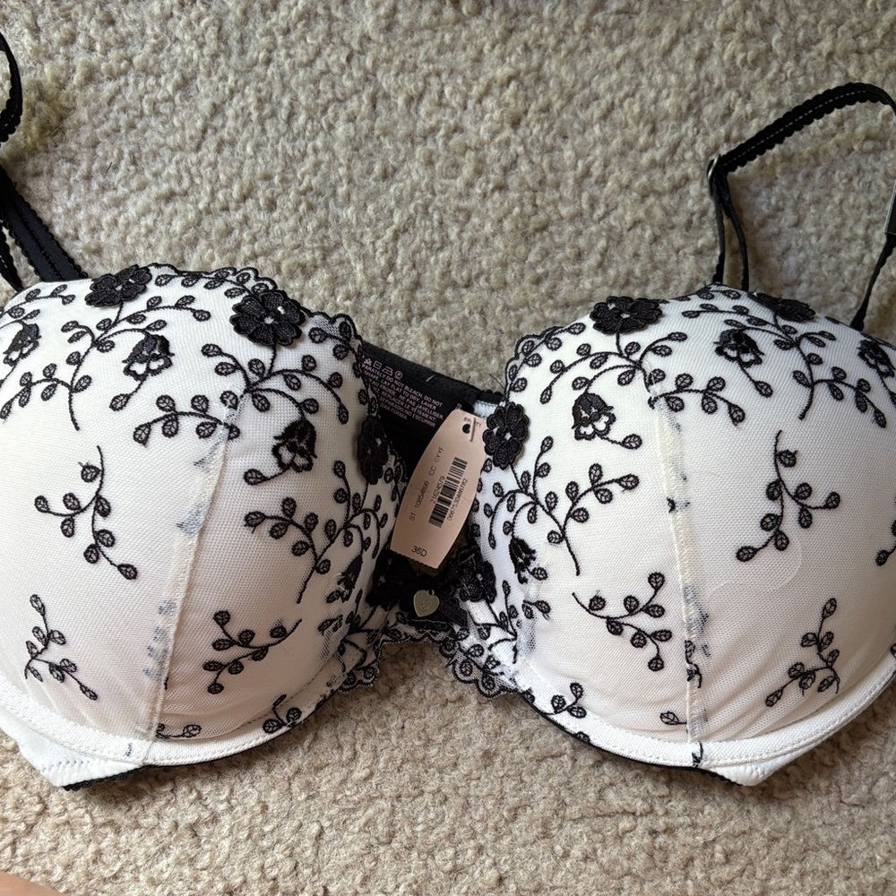 Victoria's Secret Black and White Floral Bra, BRAND NEW - 36D